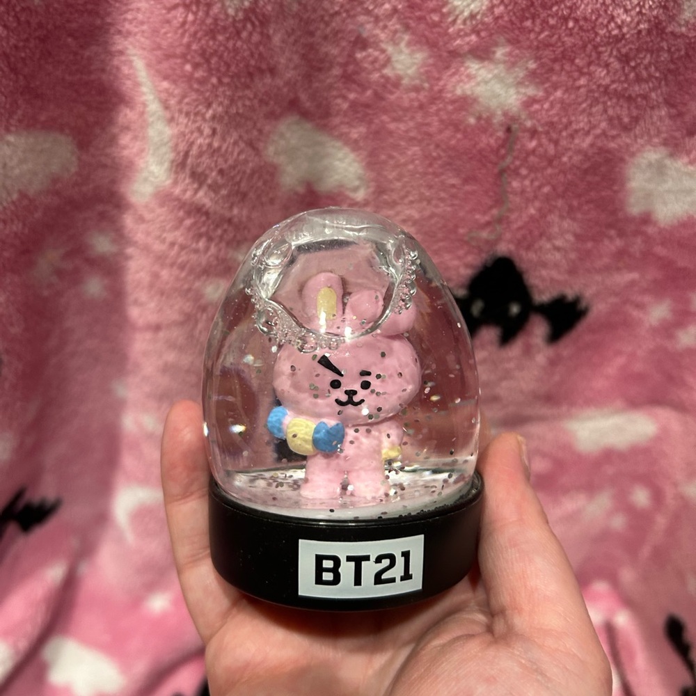 BT21 Cooky Snow Globe
